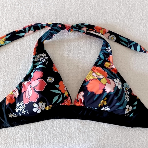 VENUS Floral Delight Halter Bikini Top, size DDD - Picture 5 of 8
